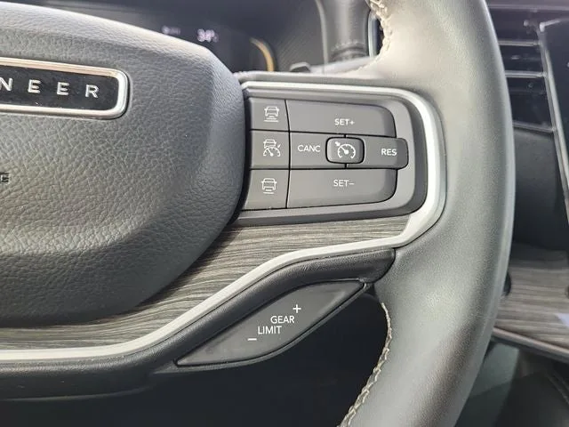 2022 Jeep Wagoneer Series II photo 27