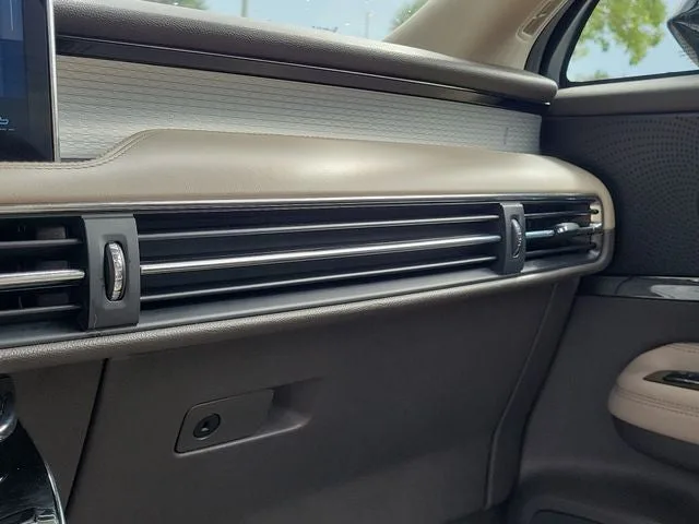 2024 Lincoln Corsair Premiere photo 27
