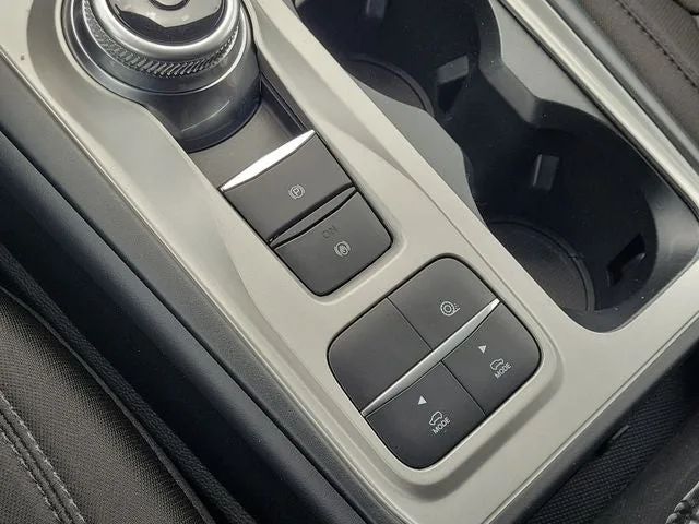 2023 Ford Explorer XLT photo 25