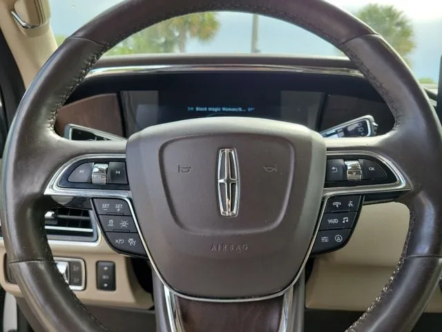 2022 Lincoln Navigator L Reserve photo 21