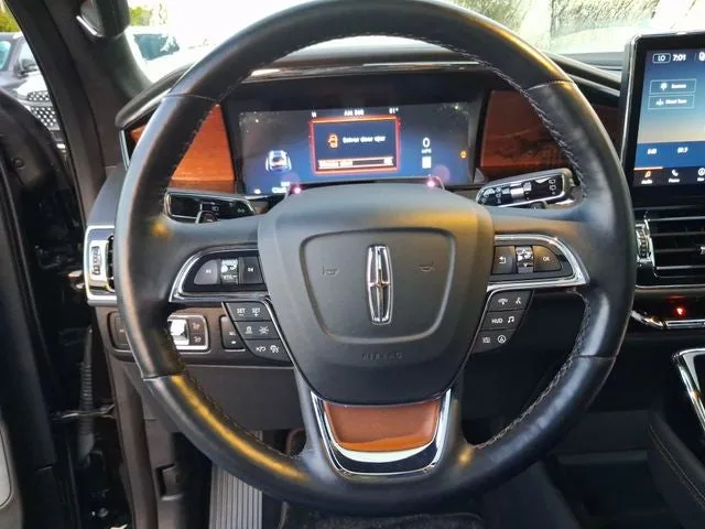 2024 Lincoln Navigator L Black Label photo 16