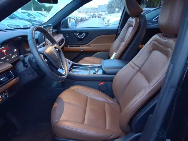 2023 Lincoln Aviator Reserve Premium photo 10