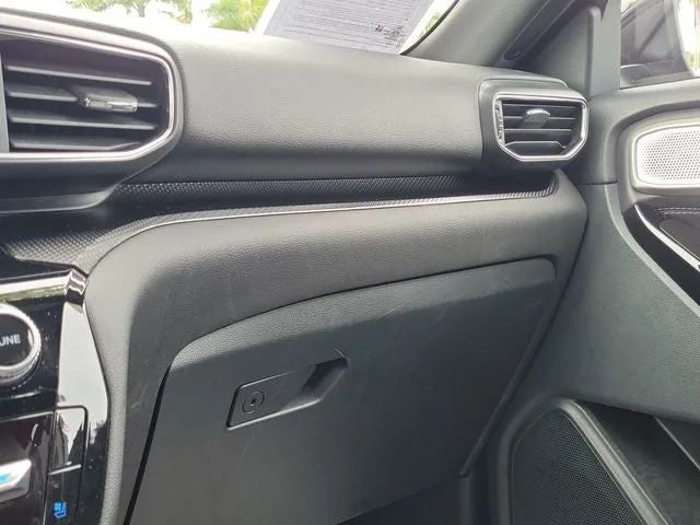 2023 Ford Explorer ST photo 28