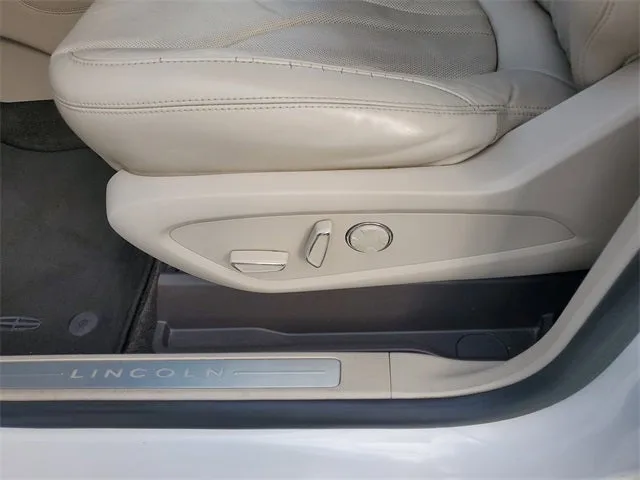 2019 Lincoln MKC Reserve photo 14