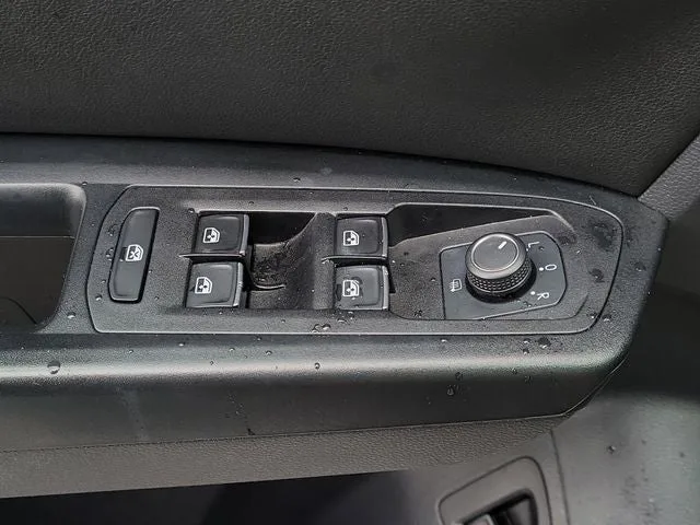 2019 Volkswagen Atlas 3.6L V6 SEL R-Line R-Line photo 17