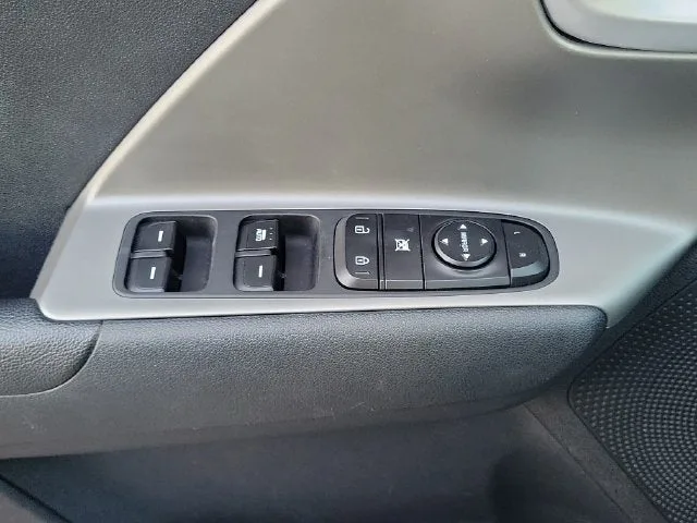 2019 Kia Niro LX photo 18