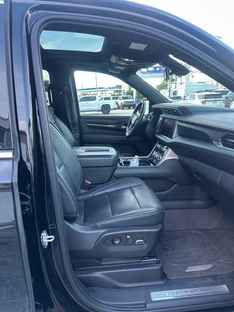2022 GMC Yukon XL Denali photo 7