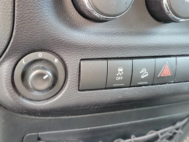 2016 Jeep Wrangler Sport photo 25