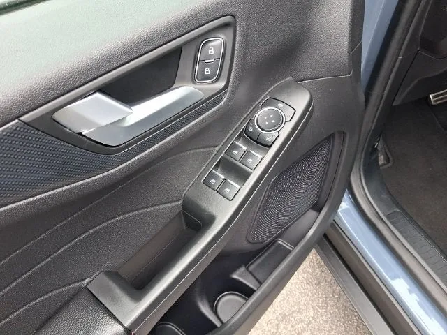 2024 Ford Escape ST-Line photo 14