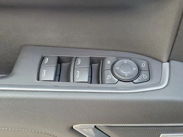 2023 GMC Sierra 1500 SLT photo 17