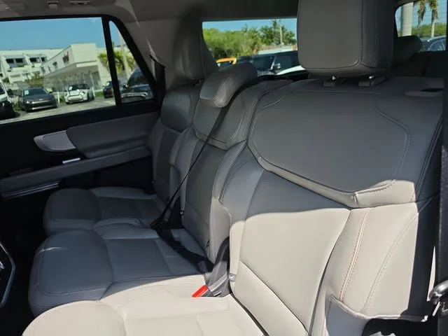 2025 Ford Expedition Max Active photo 8