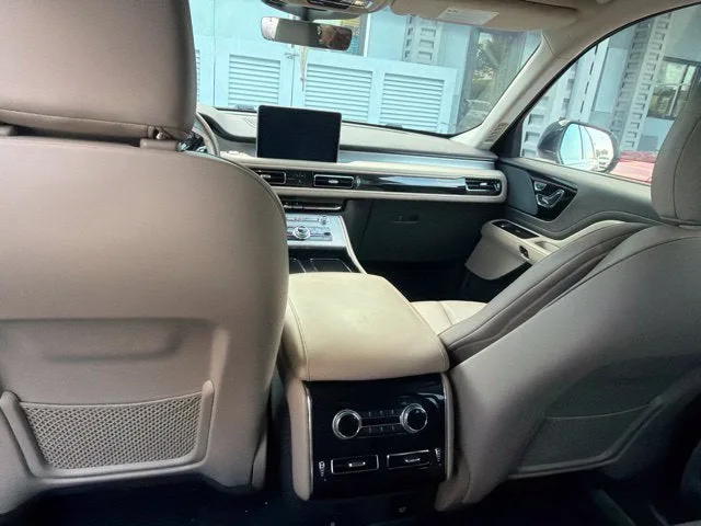 2023 Lincoln Aviator Standard Premium photo 7