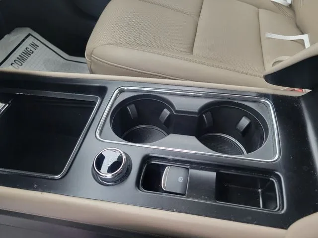 2025 Lincoln Corsair Premiere photo 17