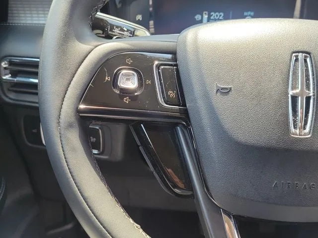 2025 Lincoln Corsair Premiere photo 19