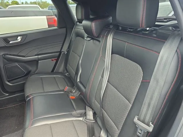 2023 Ford Escape ST-Line Select photo 13