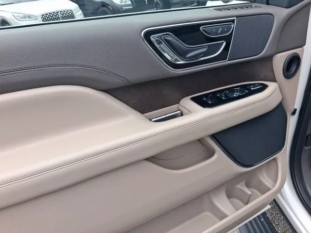 2024 Lincoln Navigator Premiere photo 13