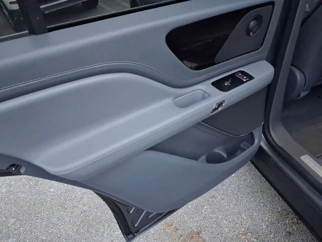 2021 Lincoln Aviator Reserve Premium photo 9