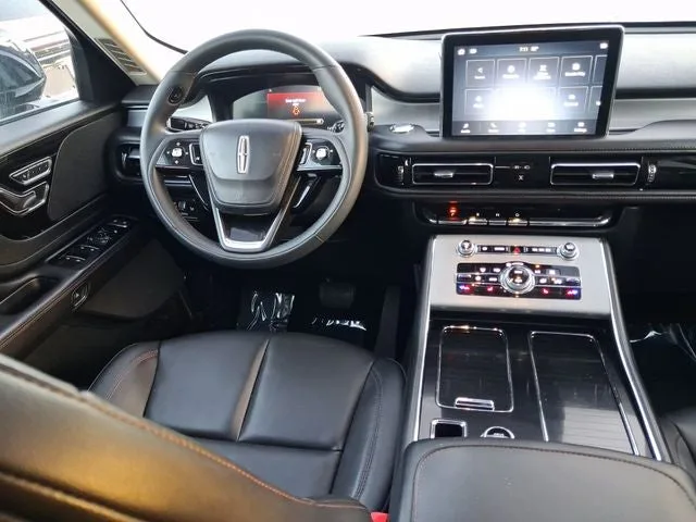 2023 Lincoln Aviator Standard Premium photo 8