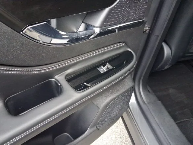 2024 Lincoln Corsair Premiere photo 10