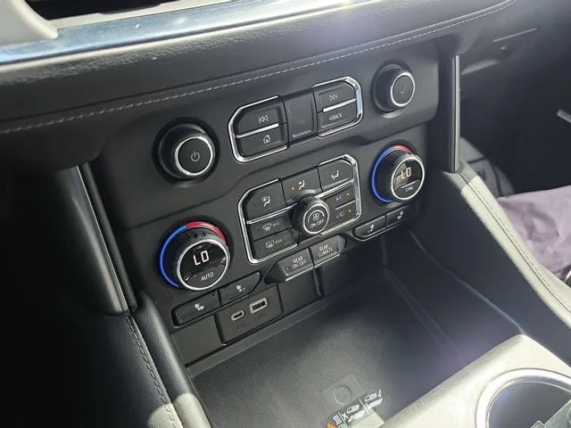 2022 Chevrolet Tahoe Z71 photo 25