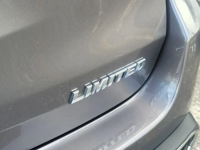 2017 Toyota Highlander Limited Platinum photo 4