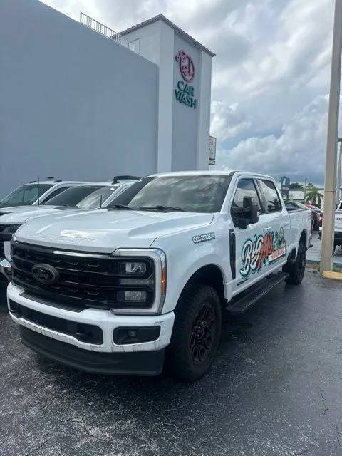2023 Ford F-250SD Lariat photo 2