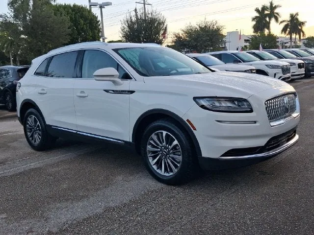 2023 Lincoln Nautilus Standard photo 22