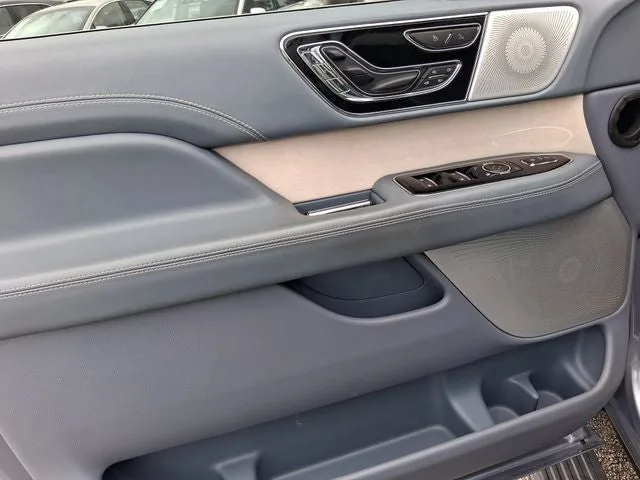 2022 Lincoln Navigator L Black Label photo 13
