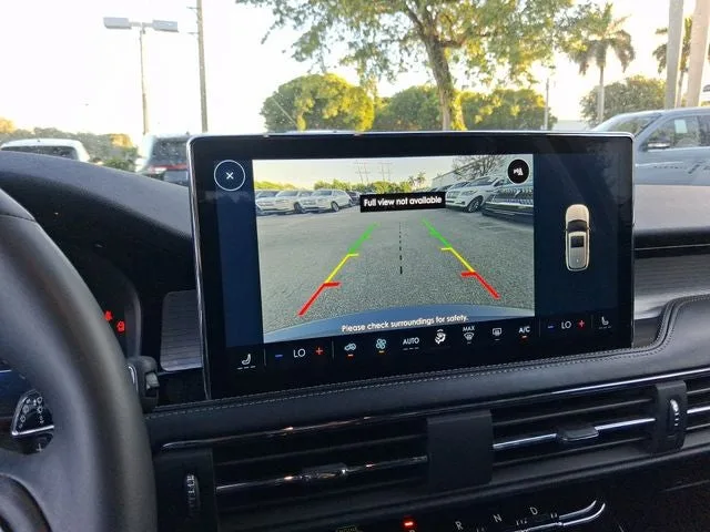 2023 Lincoln Corsair Standard photo 21