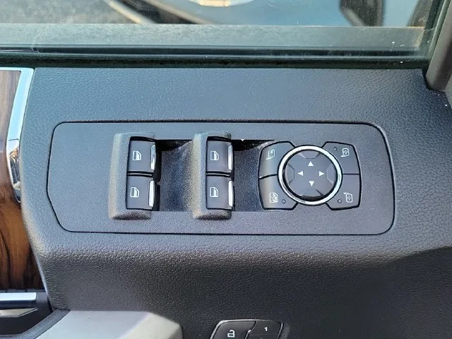 2019 Ford F-150 Lariat photo 16