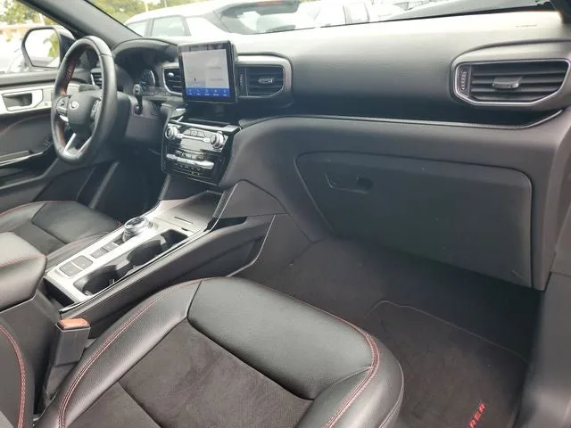 2023 Ford Explorer ST-Line photo 12