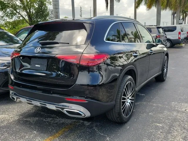 2024 Mercedes-Benz GLC GLC 300 photo 3
