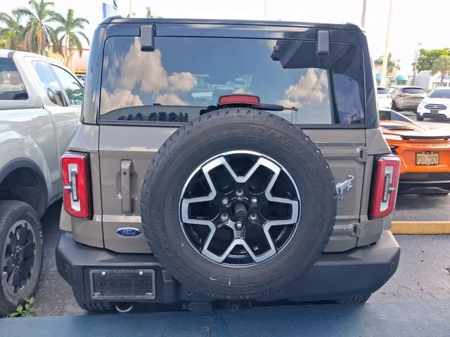 2025 Ford Bronco Outer Banks photo 4