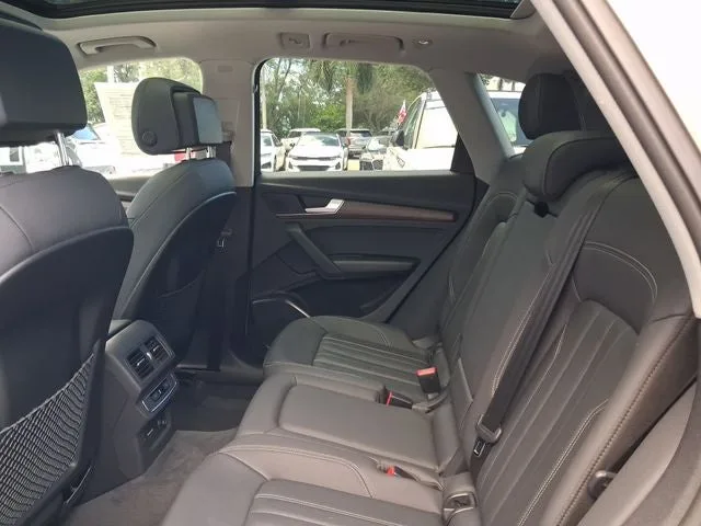 2022 Audi Q5 45 S line Premium quattro photo 6