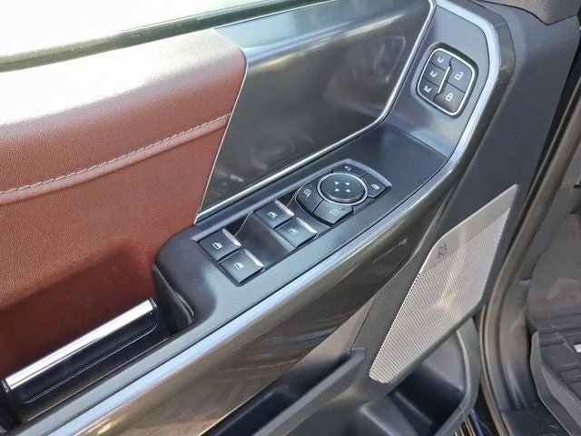 2022 Ford F-150 Lariat photo 15