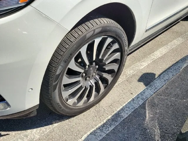 2023 Lincoln Navigator L Black Label photo 4