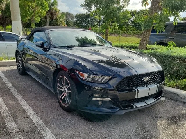 2016 Ford Mustang EcoBoost Premium photo 3