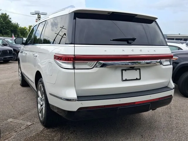 2024 Lincoln Navigator Premiere photo 3