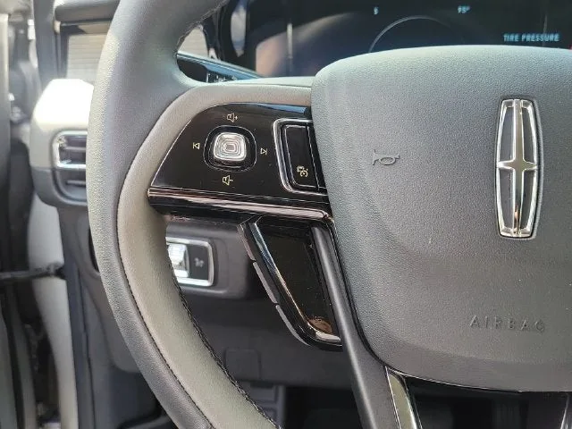 2024 Lincoln Corsair Premiere photo 21