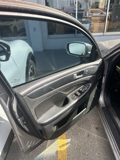 2011 Hyundai Genesis 3.8 photo 20