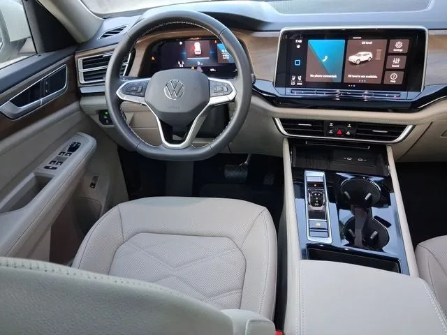 2026 Volkswagen Atlas 2.0T SE w/Technology photo 8