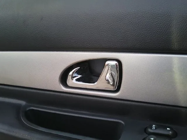 2005 Ford Thunderbird Base photo 17