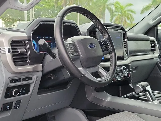 2023 Ford F-150 Lightning XLT photo 11