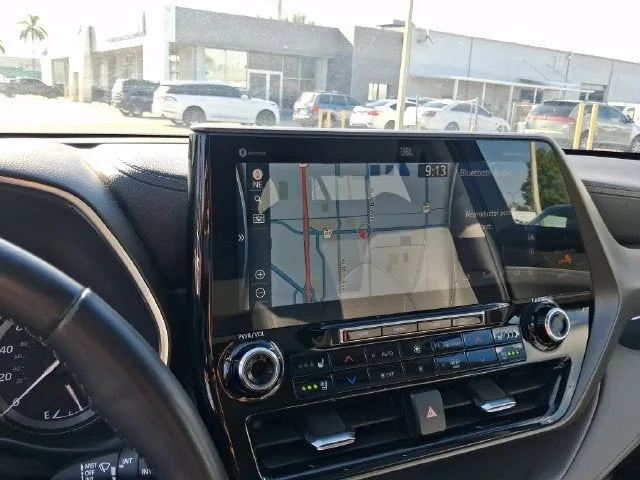 2021 Toyota Highlander Limited photo 20
