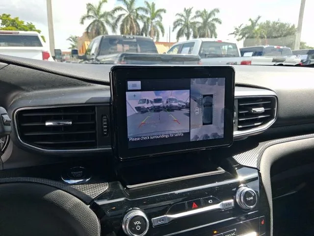2022 Ford Explorer ST-Line photo 22