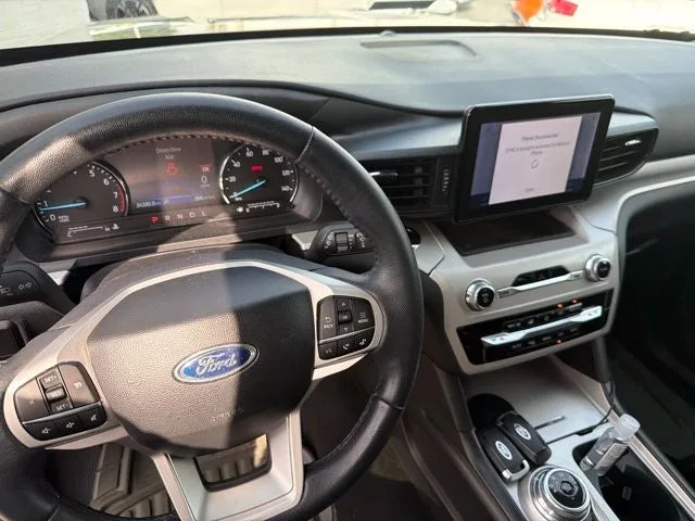 2023 Ford Explorer XLT photo 13