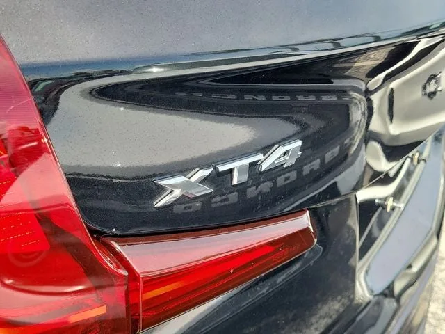 2024 Cadillac XT4 Luxury photo 5