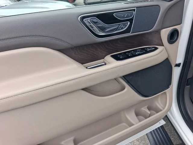 2023 Lincoln Navigator Reserve photo 13