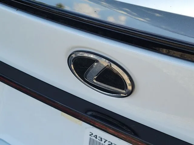 2024 Lexus IS 350 F SPORT Design photo 6