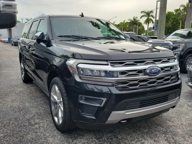 2023 Ford Expedition Max Platinum photo 2